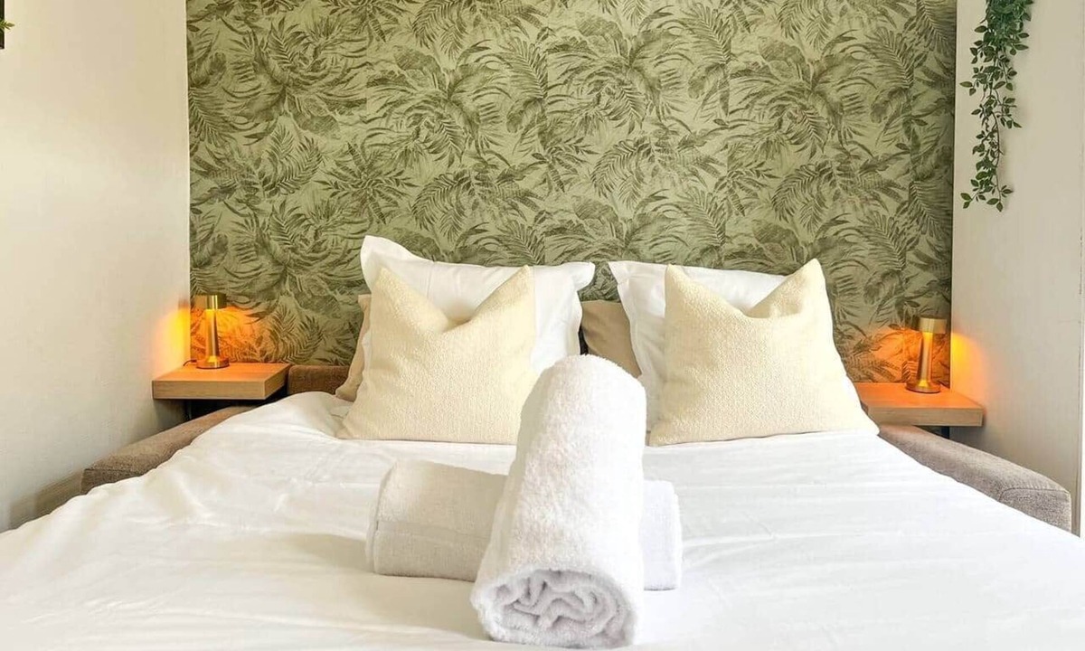 Charpennes - Charmettes Apartment | Le Millon: Part-Dieu (10min)