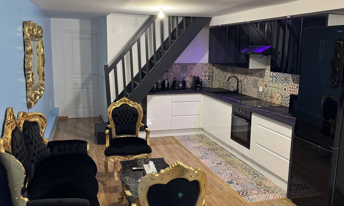 Goussainville Apartment | Le Mini Versailles