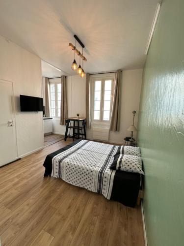 Saintes Apartment | Le Mirabelle