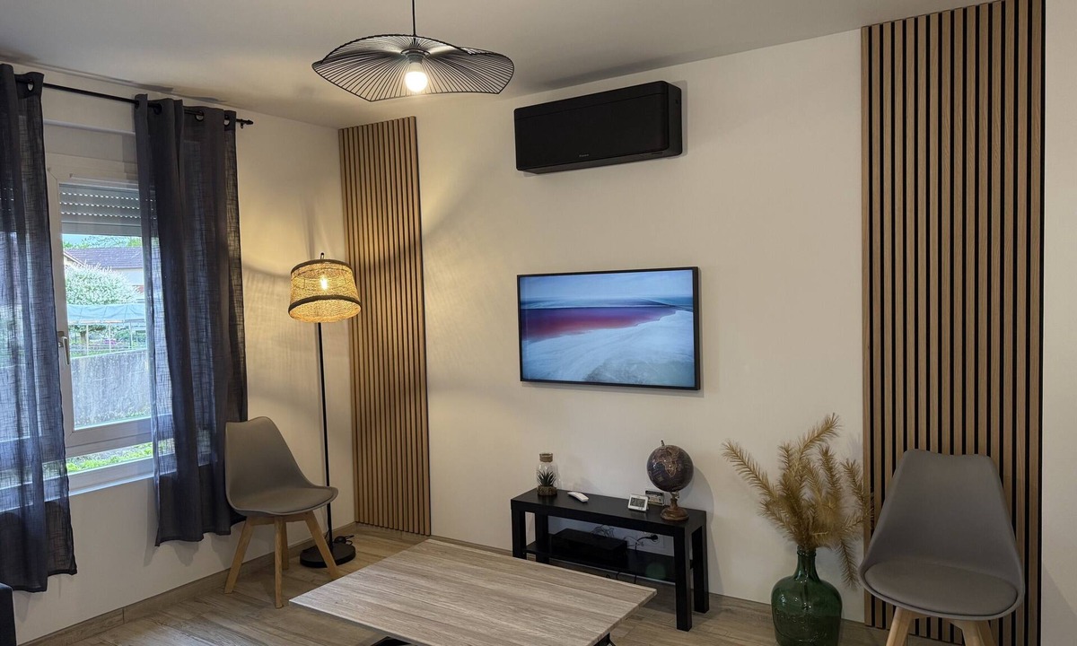 Saint-Laurent-dAndenay House | Le Moderne Comfort Duplex