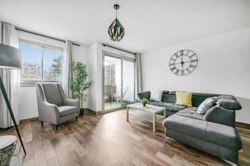 Chelles Apartment | Le Mona Lisa - Balcon - Paris & Disneyland