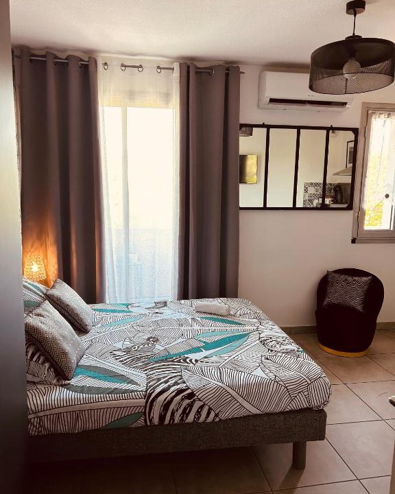 Les Halles - Valliere Bed & Breakfast | LE MONICA