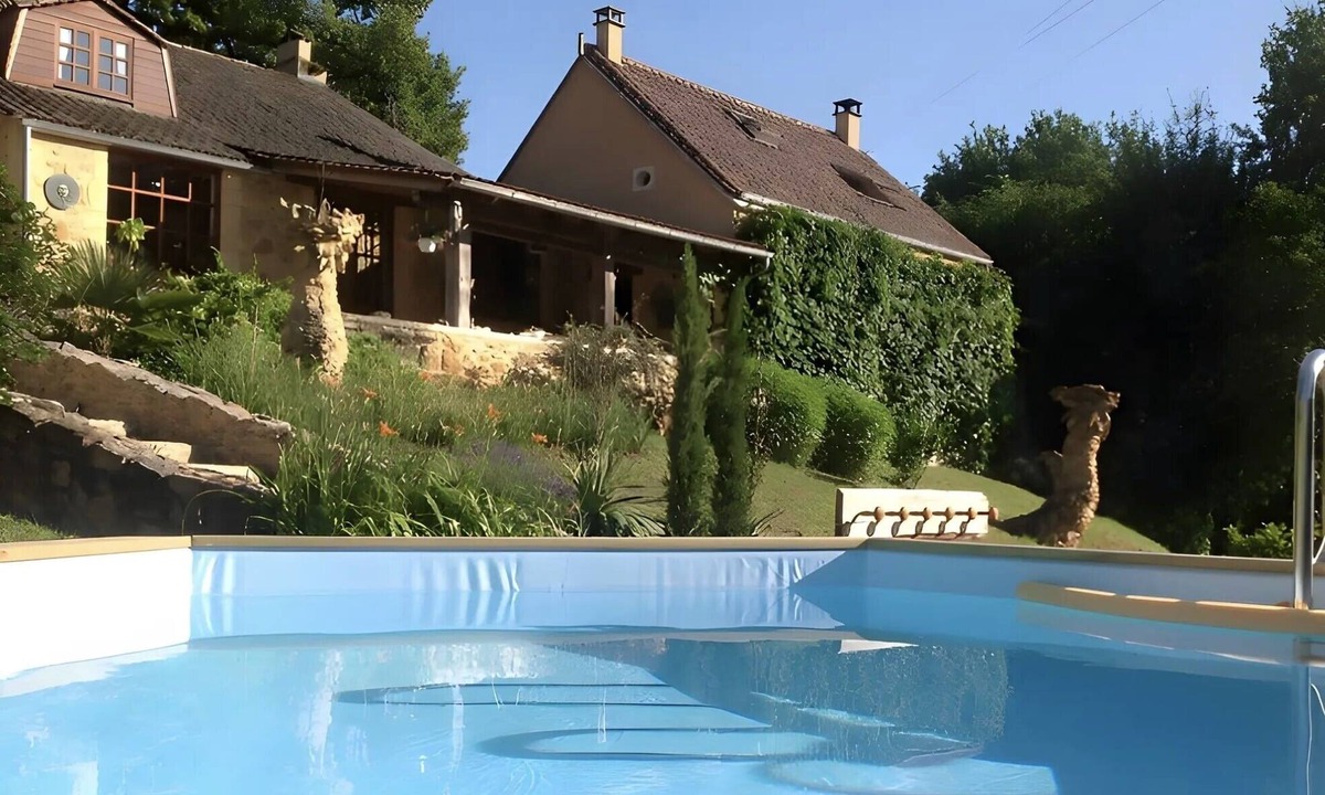 Loubejac Bed & Breakfast | Le Moulin Bas Vraie Guest Room with Private Pool, Wi-Fi, and Air Conditioning
