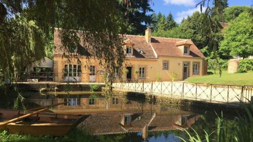 Mezilles Bed & Breakfast | Le Moulin de Corneil