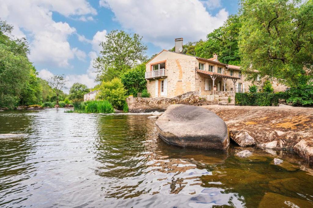 Mortagne-sur-Sevre House | Le Moulin de Pilet