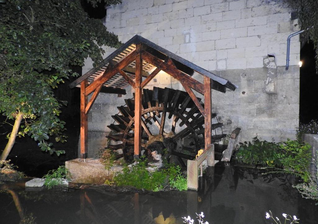 Crouzilles Bed & Breakfast | Le Moulin De Saussaye