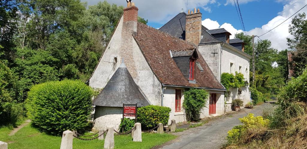 Saint-Etienne-de-Chigny Bed & Breakfast | Le Moulin Hodoux