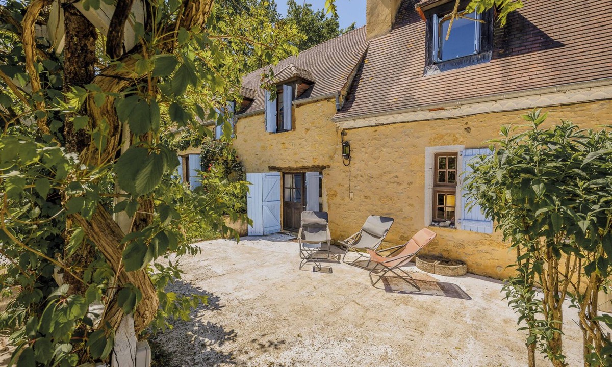 Saint-Pompont House | Le Mouton qui Rit, renovated historical farmhouse with pool and stunning view