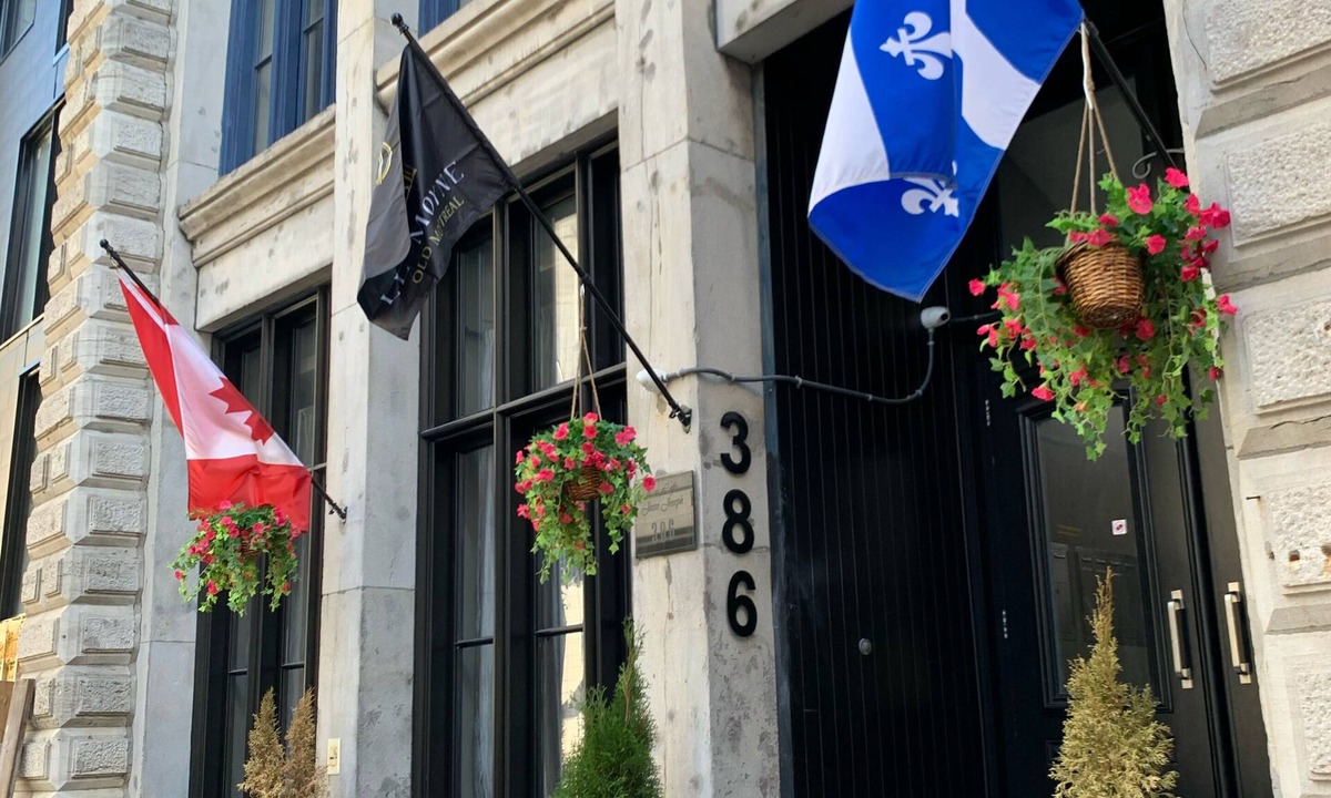 Old Montreal Apartment | Le Moyne-Heritage