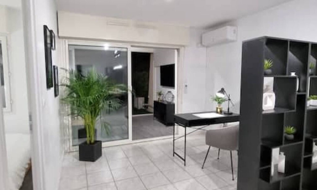 Sete Apartment | Le Neuburg Sur La plage Vue Mer Clim Piscine