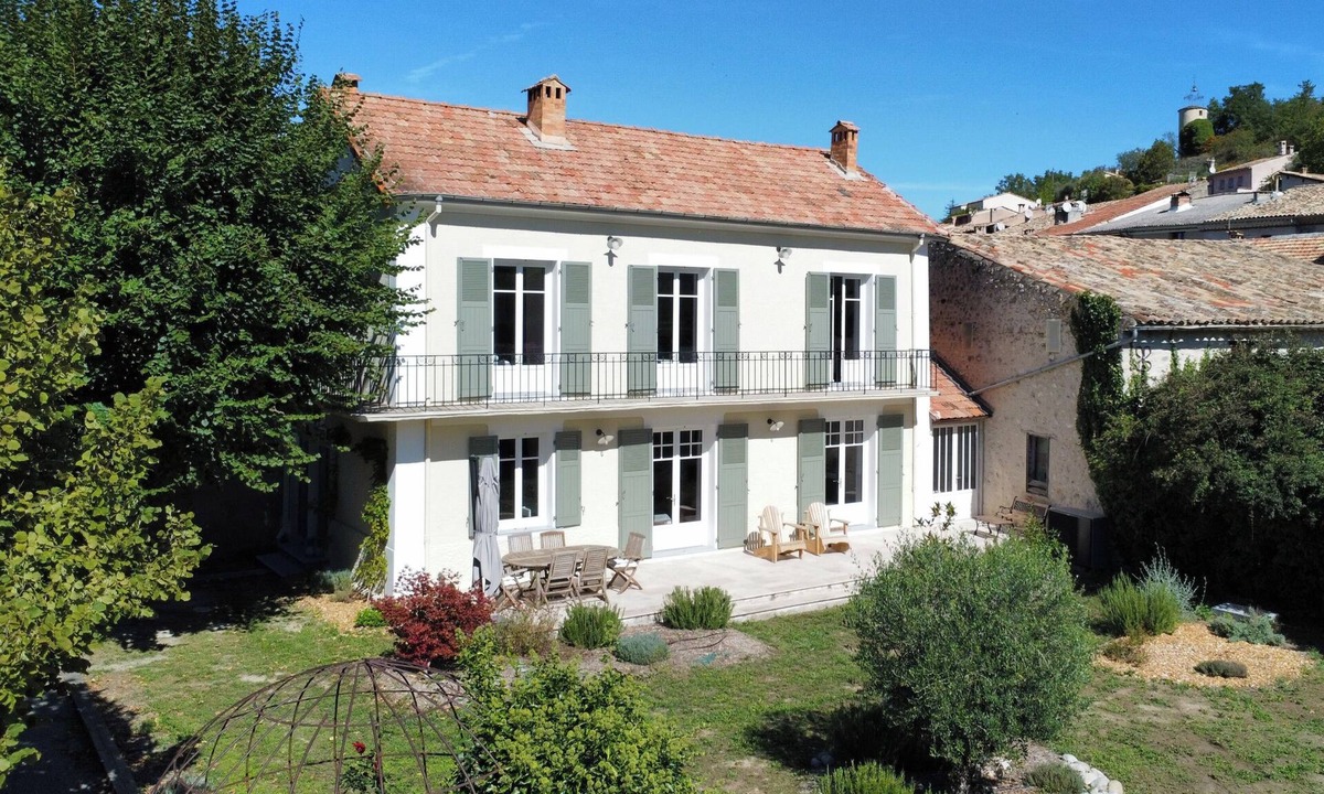 Estoublon House | Le nid d'Estoublon, a recently renovated village house