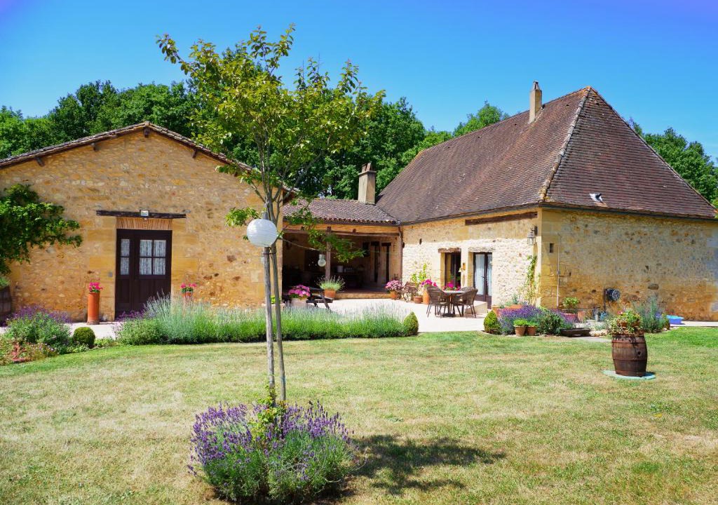 Lanquais House | Le Nid de Faucons