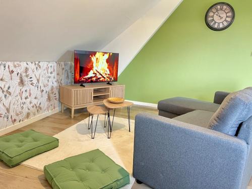 Beaumont Saint-Cyr Apartment | Le nid de l'aigle, jolie T3 à 10 min du parc