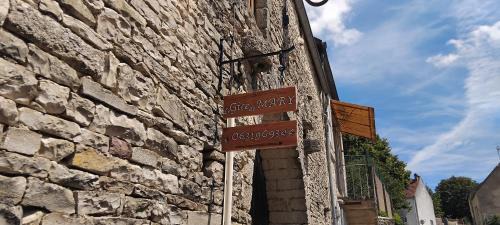 Joux-la-Ville Apartment | Le nid de Mary