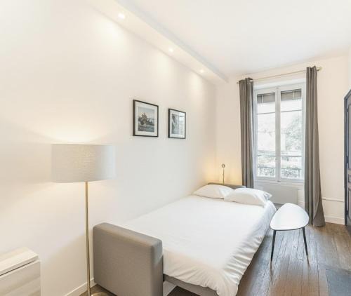 2nd Arrondissement Apartment | Le Nid de Perrache Comfortable and Stylish Studio