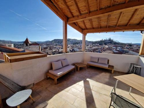Le Puy-en-Velay Apartment | Le nid de Raphaël rooftop