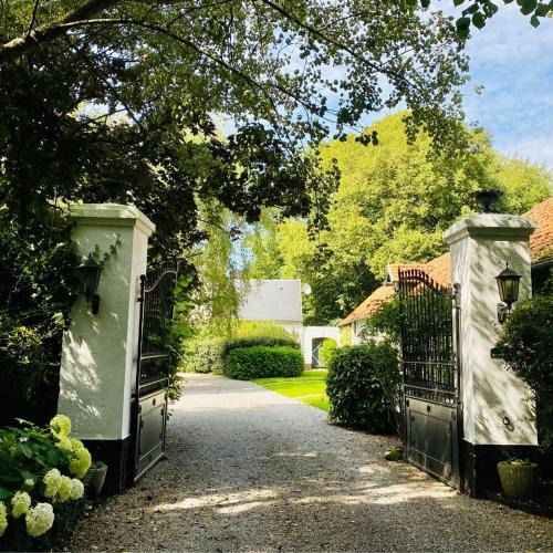 Saint-Josse Apartment | Le Nid des Charmettes