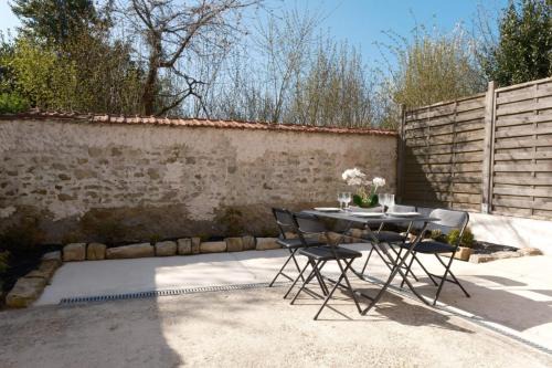 Montereau-sur-le-Jard Apartment | Le Nid du Voyageur