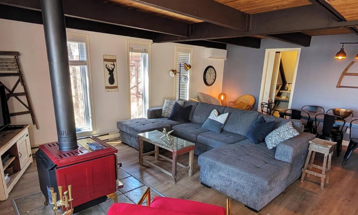 Beaupre Ski Chalet | Le Nid | Terrace & BBQ | Swimming pool & Sauna | AC | Indoor Fireplace