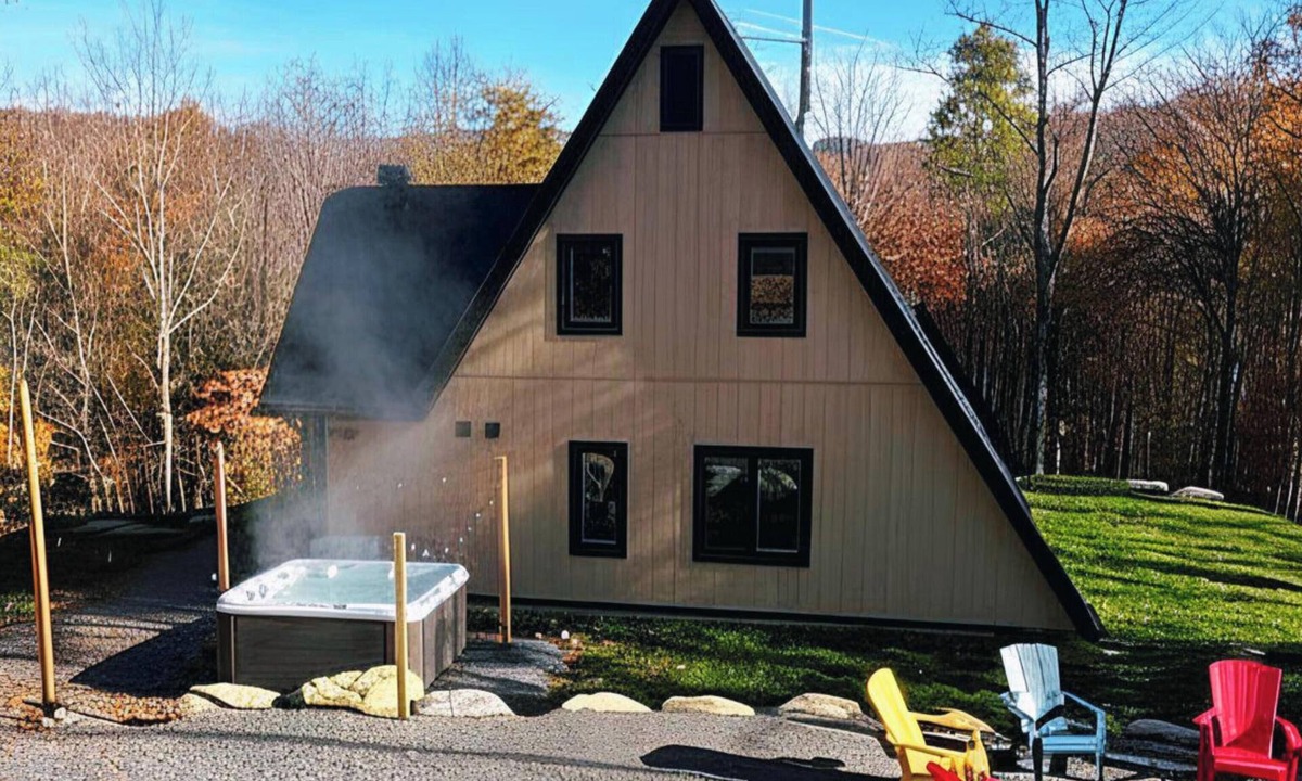 Mont-Tremblant Ski Chalet | Le Nordö | 4Season Spa&BBQ | int&ext Fireplace | AC | Raclette&Fondue