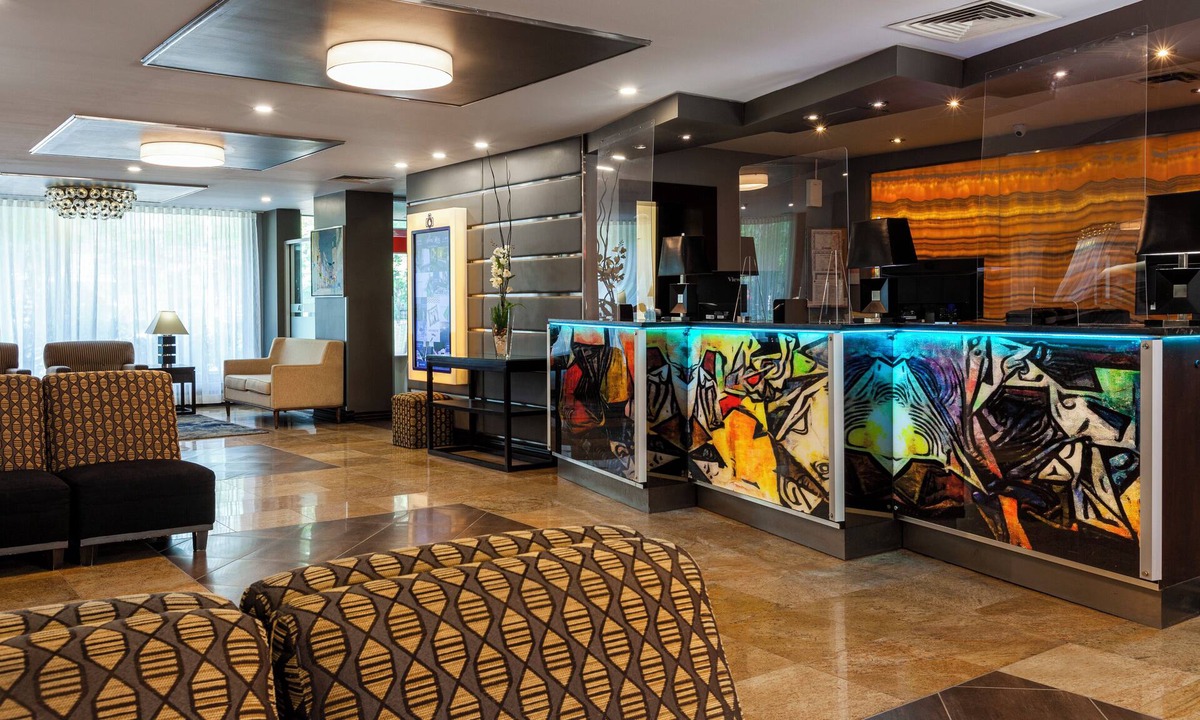 Shaughnessy Village Hotel | Le Nouvel Hotel