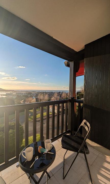 Blonville-sur-Mer Apartment | Le Panoramique, F2- vue imprenable, wifi & parking