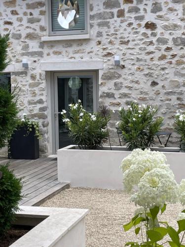 Fleury-en-Biere House | Le Passage Secret