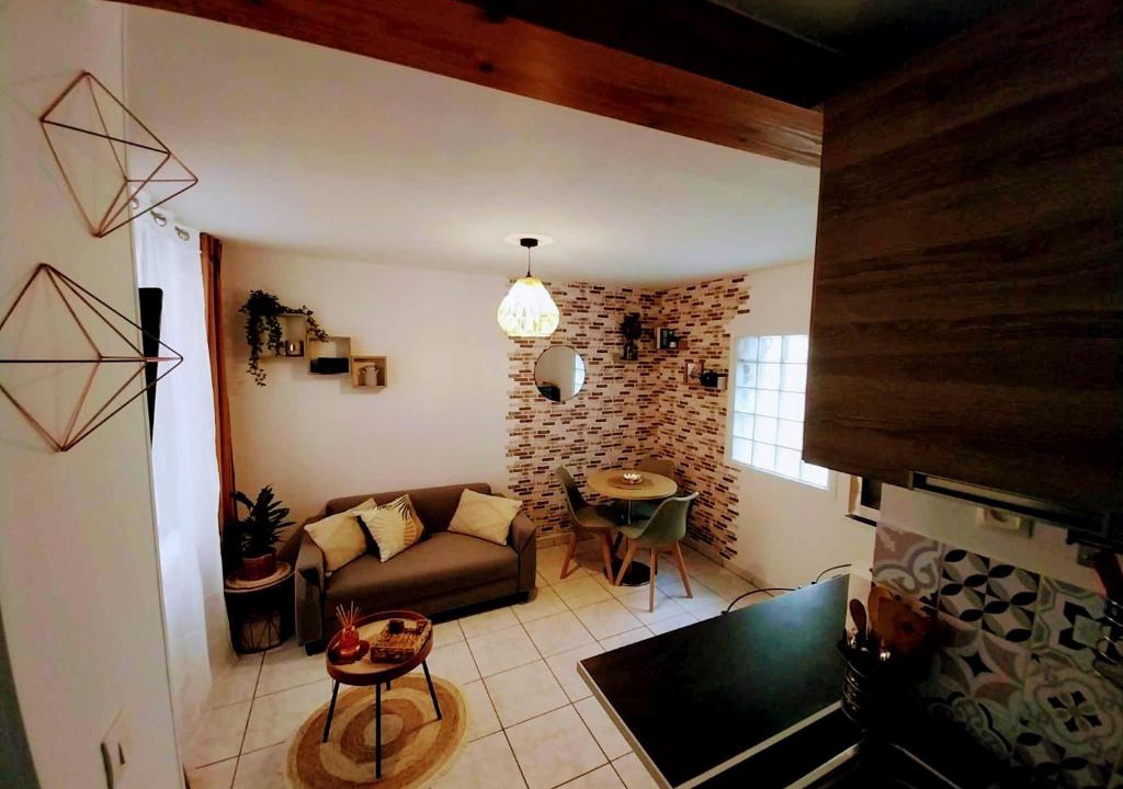 Saint-Omer House | Le Passage Secret