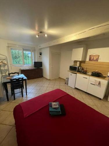 Paroy-sur-Tholon Apartment | Le passage - Wi-Fi
