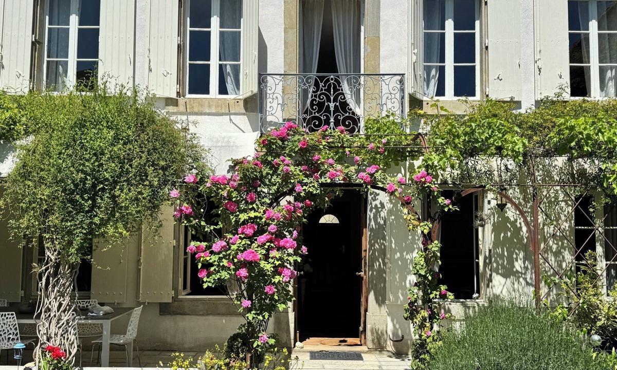 Verzeille Bed & Breakfast | Le Patio des Senteurs