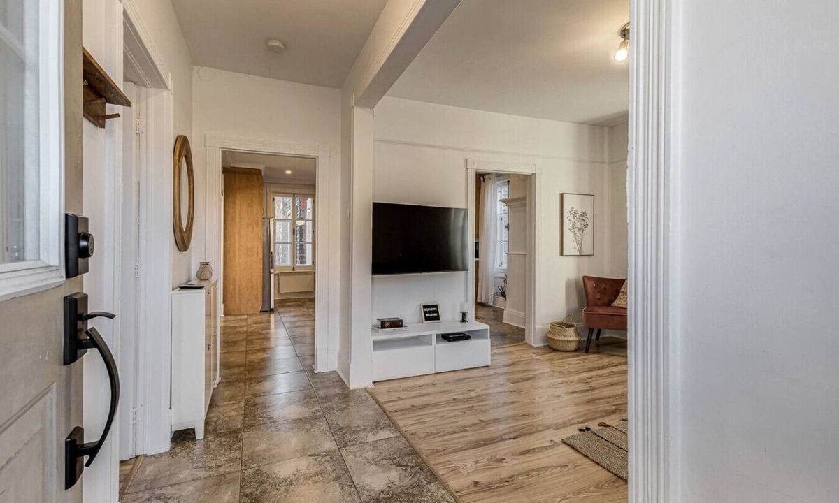 Quartier 5-4 Apartment | Le Patrimonial-Two bedrooms 6 persons