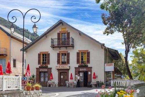 Saint-Martin-dʼEntraunes Bed & Breakfast | Le Pelens