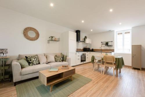 Saint-Victor-la-Coste Apartment | Le perchoir du Castellas