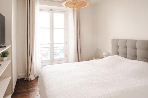 Notre-Dame Apartment | le petit bassin de neptune