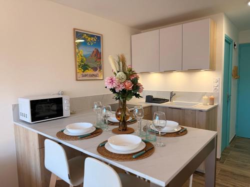 La Celle-sous-Gouzon Apartment | Le Petit Bleu Studio - Boulouris