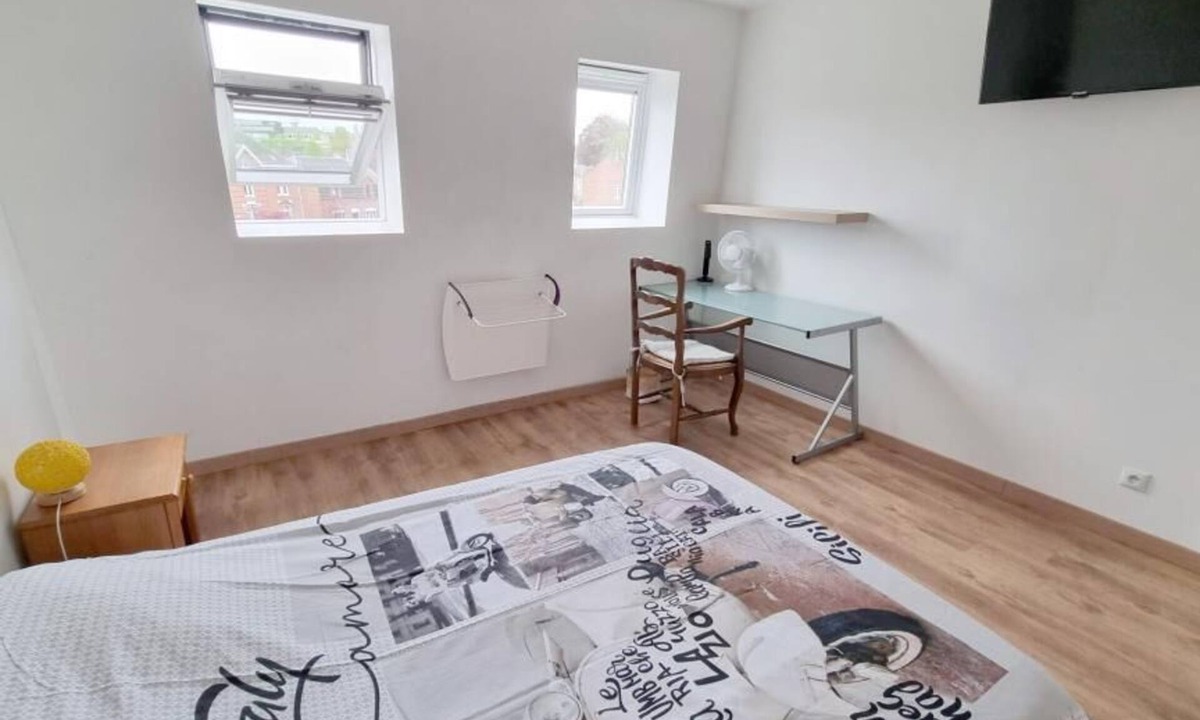 Avesnes-sur-Helpe Apartment | Le petit château Avesnois - South-facing studio for 2 people