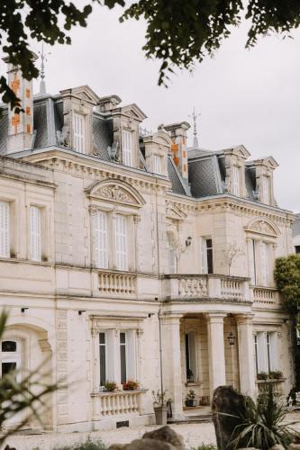 Segonzac House | le petit château de Célestine