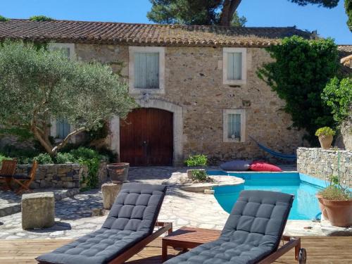 Ginestas House | Le petit château de vacances