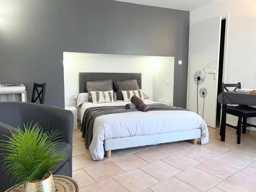 Cerizay Apartment | Le Petit Cocon - Lumineux & Confortable