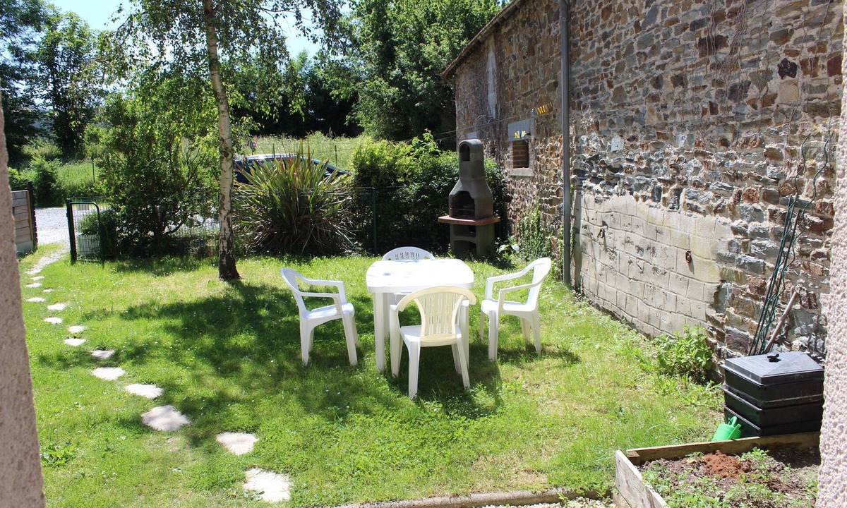 Saint-Pair-sur-Mer Apartment | Le Petit Ecutot, garden level