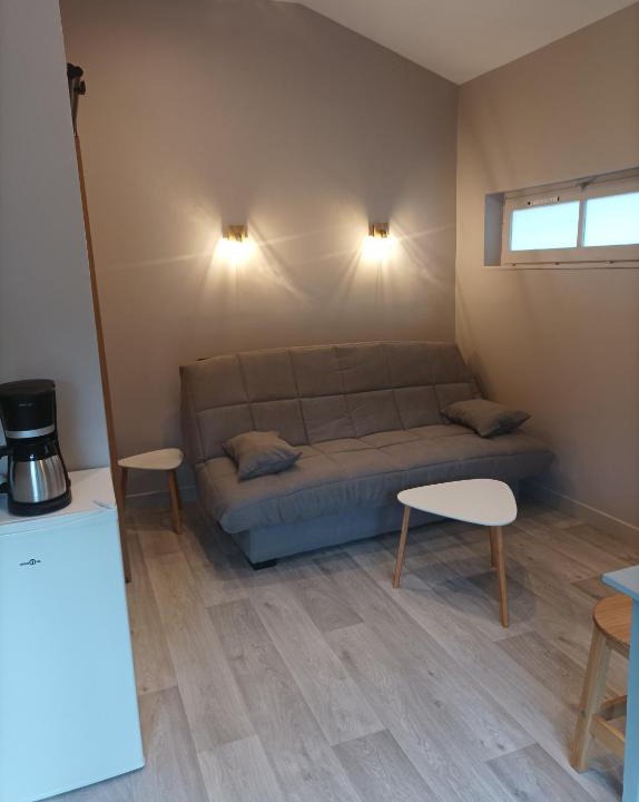 La Riviere-Saint-Sauveur Apartment | Le petit chez-vous