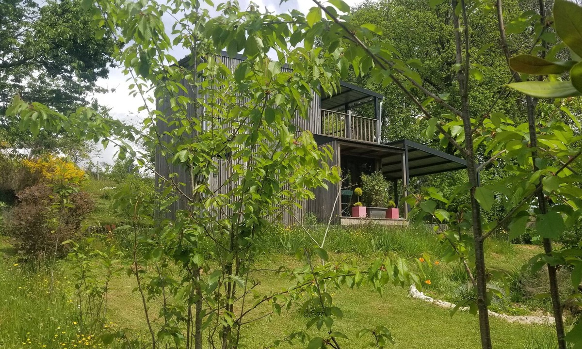 Saint-Julien-le-Petit Ski Chalet | "le petit paradis" micro house