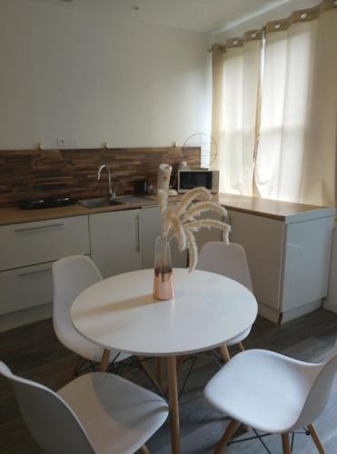 Saint-Leonard-de-Noblat Apartment | Le Petit Logis Noblat 1