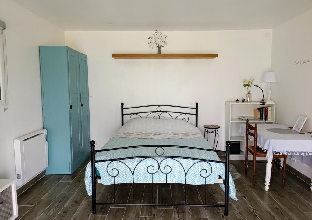 Saint-Pierre-de-Bailleul House | Le Petit Accent