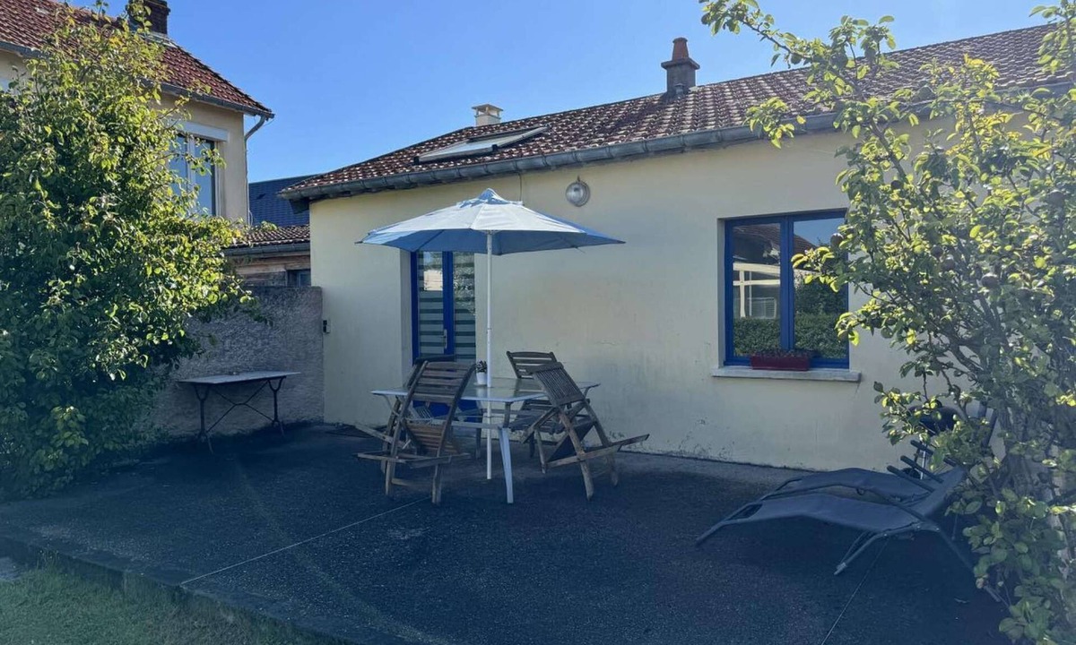 Asnelles Apartment | Le petit, gîte 100m from the beach