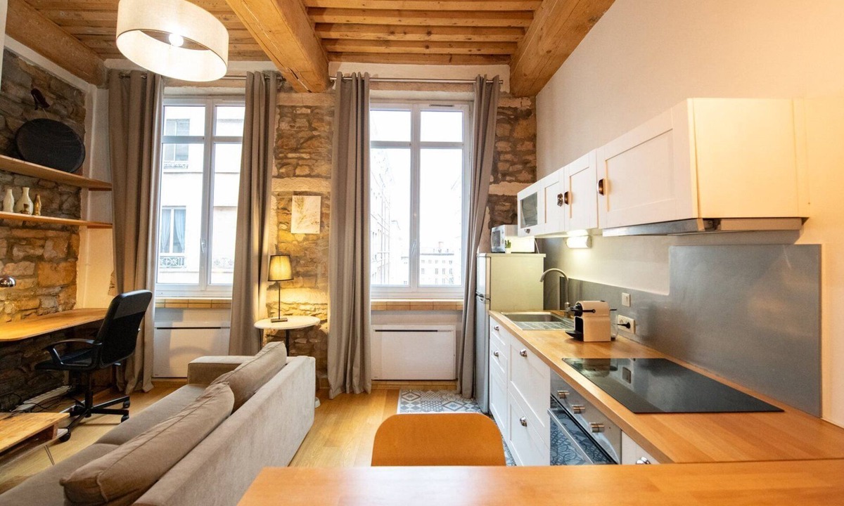 Griffon - Royale Apartment | Le petit Imbert - warm and cosy studio apartment