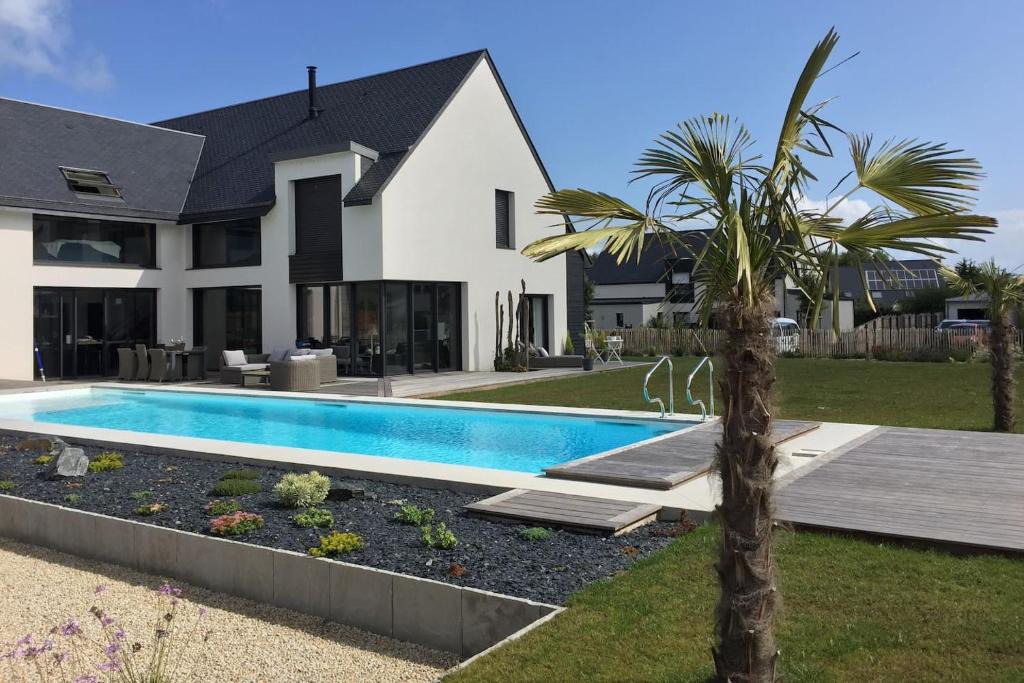 Saint-Coulomb Apartment | Le Petit Lupin