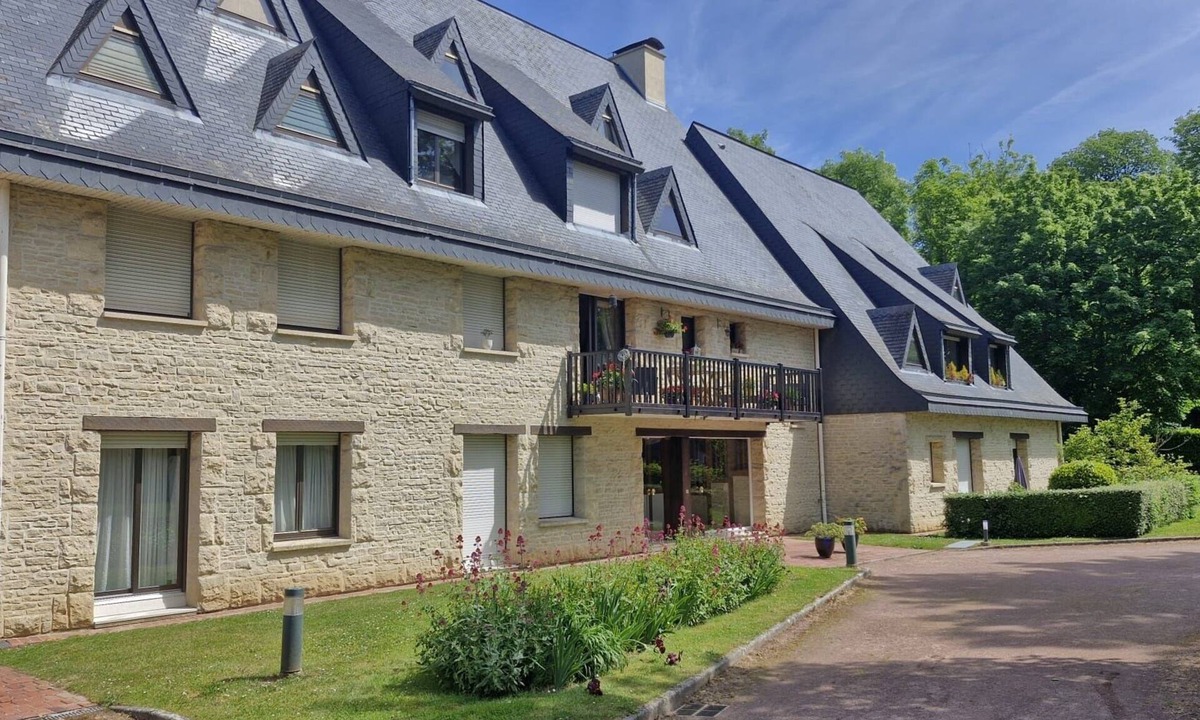 Equemauville Apartment | Le Petit Manoir - Avec Parking privé