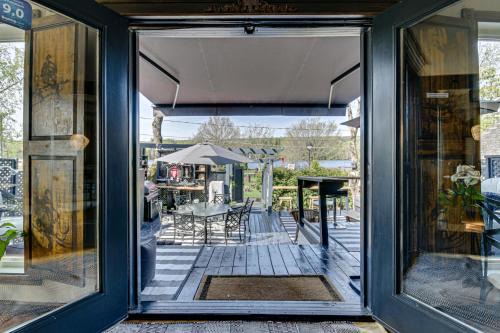 Grandes-Piles Bed & Breakfast | Le petit Manoir Spa et Vue sur rivière St Maurice