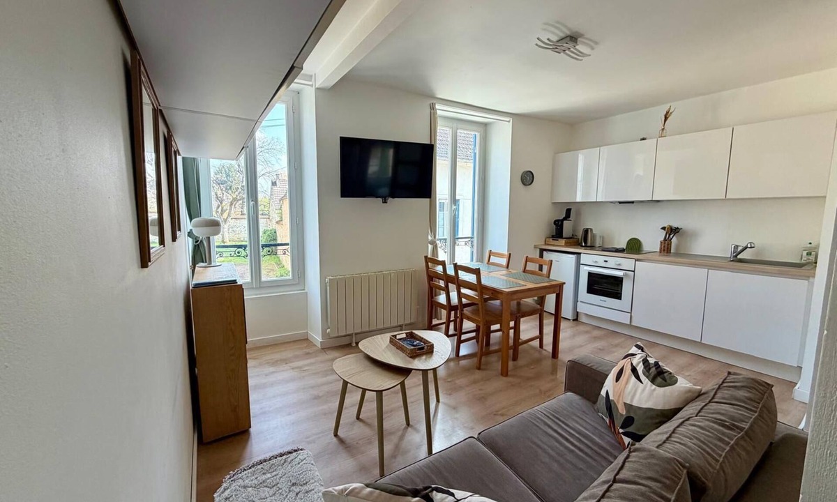 Milly-la-Foret Apartment | Le Petit Milly